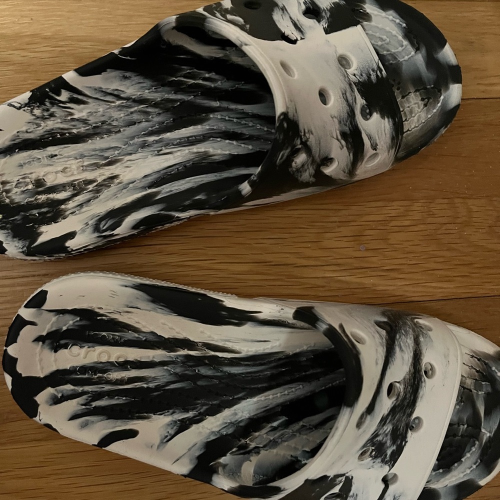 Croc slides M5W7